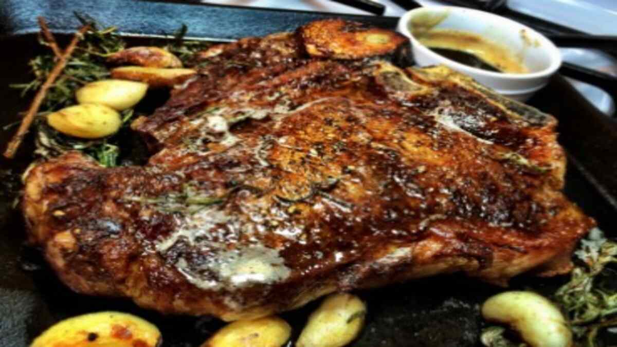Tavada Kızarmış Porterhouse Biftek